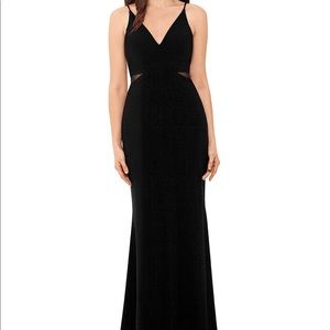 XSCAPE V-Neck Side Mesh Gown